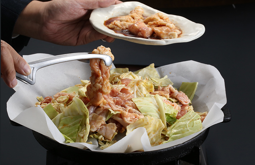 名物鶏ちゃん名物飛騨産ホルモンの味